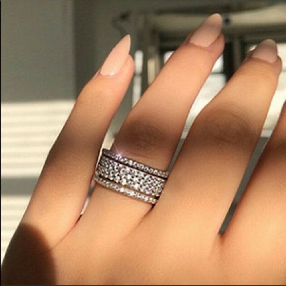 New Women’s 925 Silver Diamond Ring - Picture 2 of 4